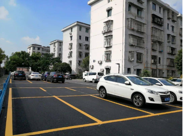 小區(qū)停車場計算機.png
