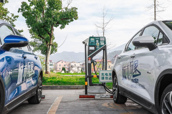 新能源車(chē)充電站.png